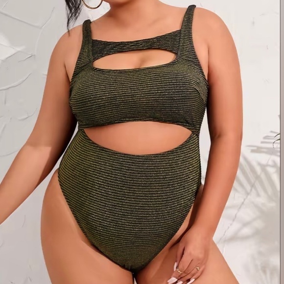 💕 NWT* Cupshe X Tabria Majors Love Metallic Plus Size Swimsuit Size 3X - Picture 2 of 6